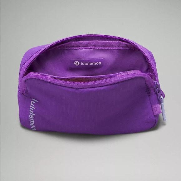 Lululemon Mini Belt Bag- Atomic Purple/Blue Linen - Picture 3 of 6